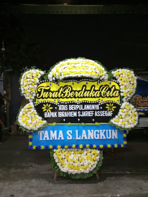 Papan Bunga Duka di Sembakung Atulai